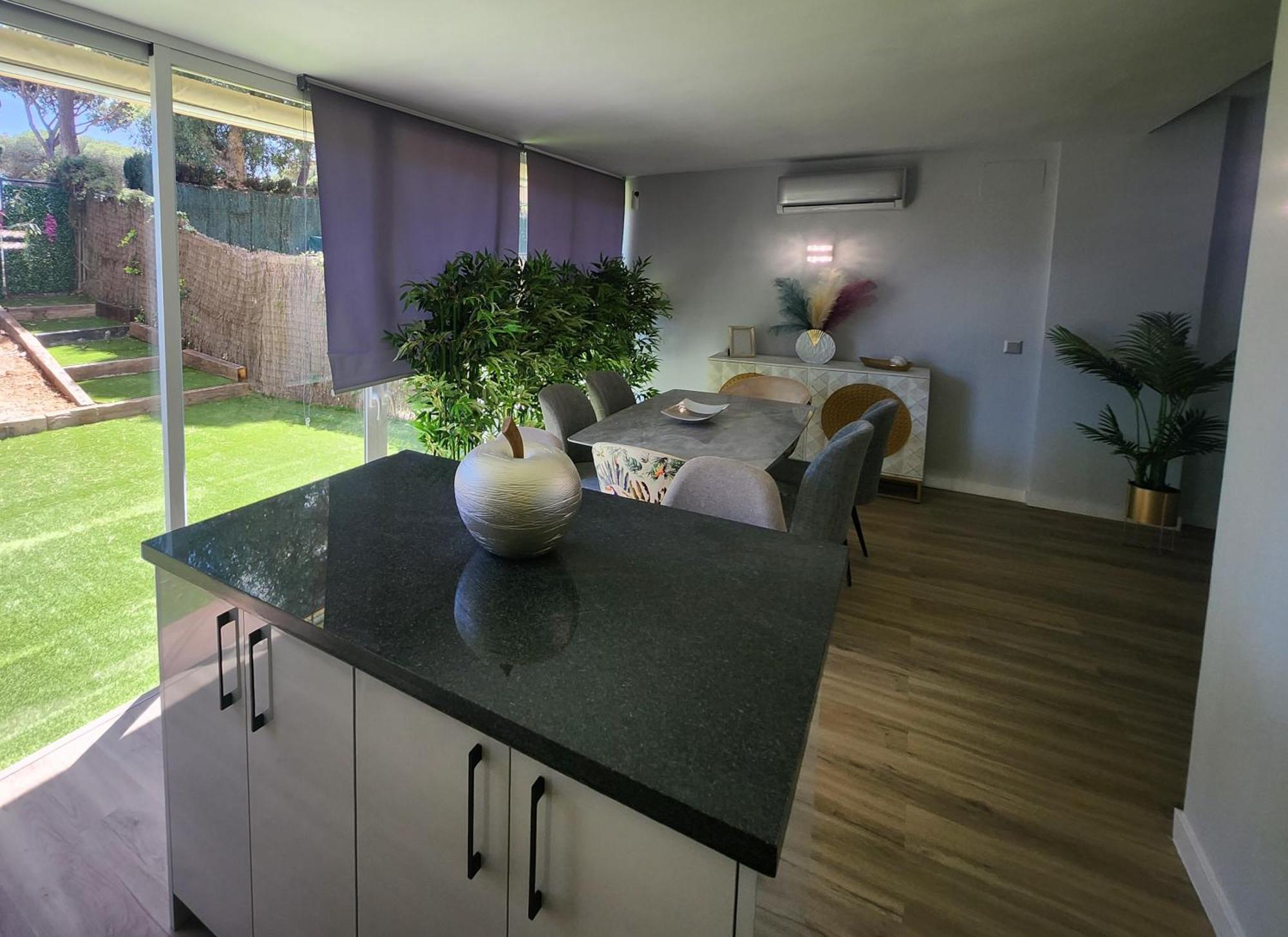 Ansa Beach Apartment - Cabopino, Marbella - Garden Level Exterior photo